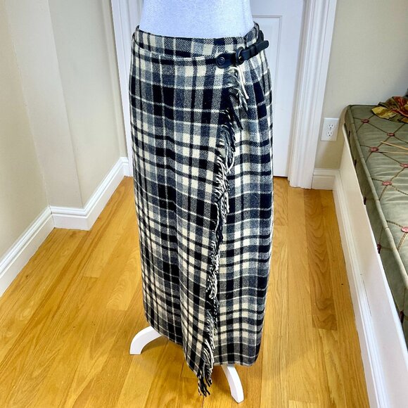 Eddie Bauer Skirt Wool Plaid Maxi Black Cream Wrap Fringe Leather Buckle (10) - Picture 1 of 9